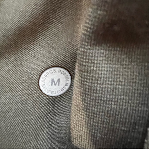 Lululemon Escape and Explore LS Size Medium Color Sage Stone and Silver - Picture 13 of 16